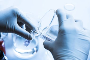 Ekipman ve bilim deneyleri, eğitim