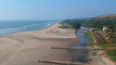 Armitbol Hindistan İHA görüntüsü yukarıdan beyaz kumla kumsaldan