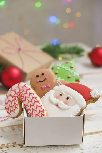 Mains Féminines Prend Maison Divers Biscuits Noël Dans Une Boîte — Photo
