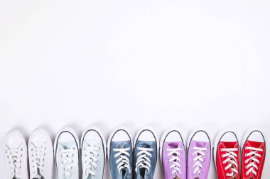 Modern şık bir görünüm için şık moda blog lookbook. Kadın dergisi için şık giyim düz yatıyordu. Mevsimsel geçiş izni, şık giyim kadın kümesi.