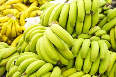 İlkbahar yaz meyve sebze diyet detoks. Hasat yığını kapat. Süpermarket stand temiz ve parlak sebze / meyve ürün yelpazesine sahip. Sağlıklı beslenme kavramı.