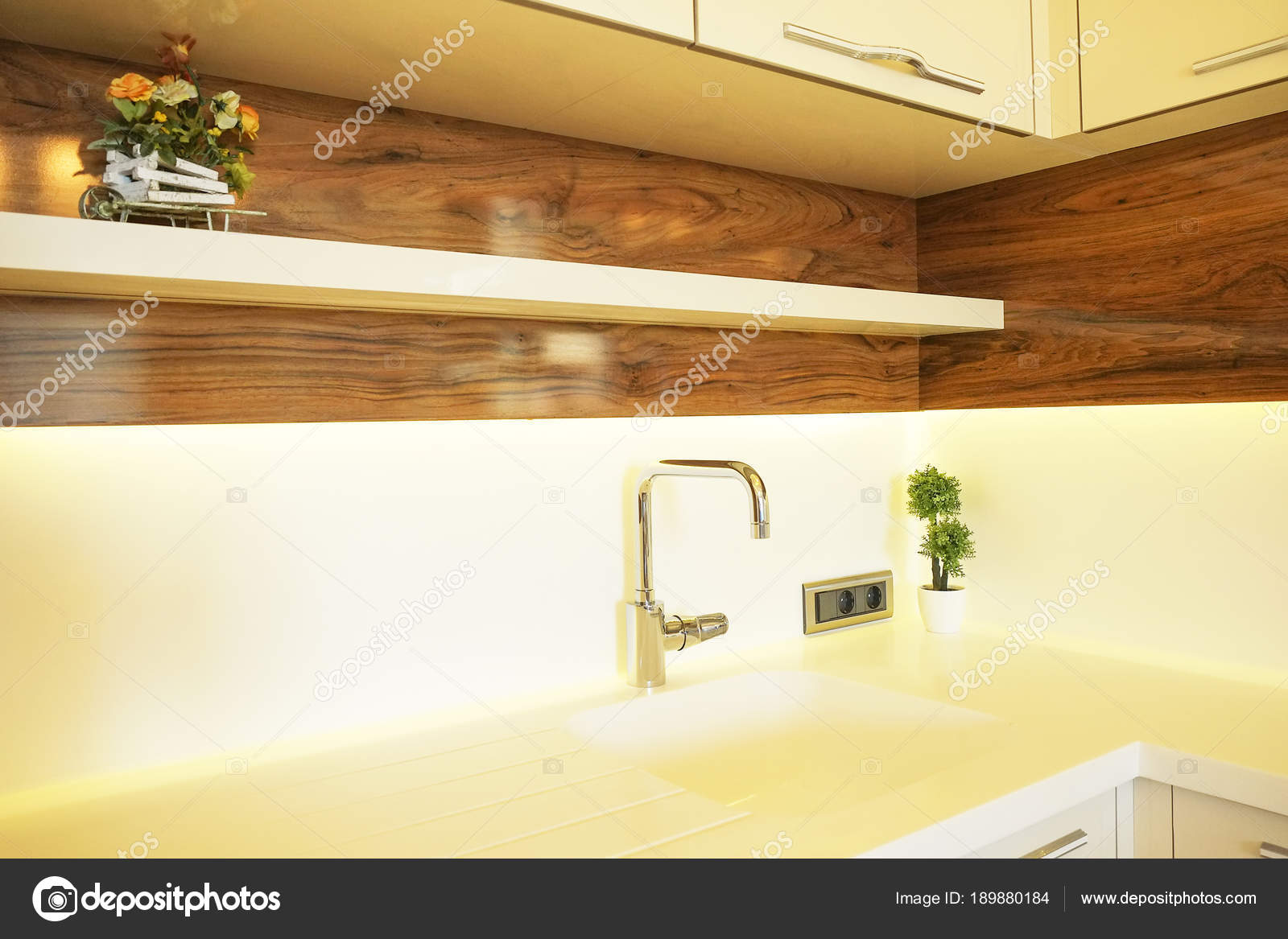 Beautiful Sun Side Appartment With Simple Minimalistic