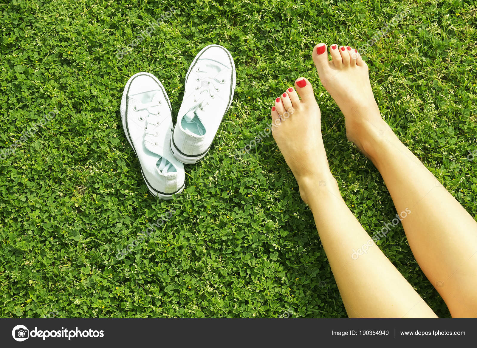 босые ноги. босые проверочное. босыми ногами по траве. босые проверочное. босые проверочное.