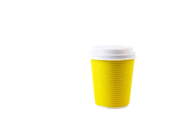 Färgglada förenklade minimal sammansättning med värme bevis papper kaffe kopp. Ta ut te mugg med plastlock. Coffee shop koncept. — Stockfoto