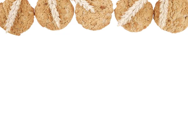 Concetto di panetteria vegana. Biscotti integrali rotondi alla nocciola. Snack nutrienti sani, buoni per la figura, senza zucchero, dieta vegetariana . — Foto Stock