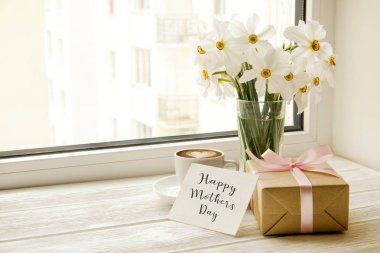 İhale minimalist bahar çiçek kompozisyon doku yüzeyi. Güzel kadınsı bitki dekorasyon için tatil tebrik kartı.