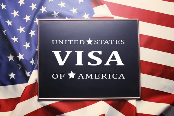 Rám s textem Visa Spojené státy na pozadí vlajky Usa — Stock fotografie