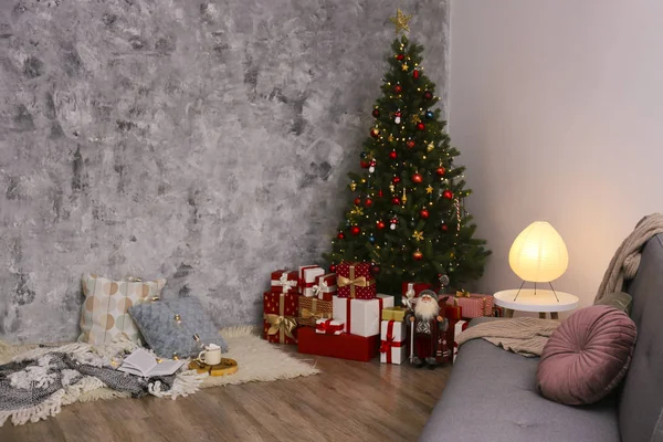 Férias de inverno temporada fundo com pinho de Natal tradicional . — Fotografia de Stock