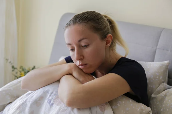 Depressed Single Woman Sitting Home Due Worldwide Quarantine Lockdown Portrait — Stock Photo, Image