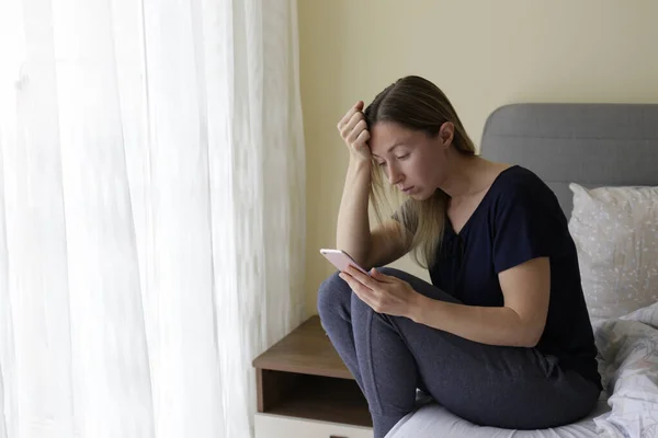 Depressed Single Woman Sitting Home Due Worldwide Quarantine Lockdown Portrait — Stock Photo, Image