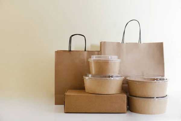 Bunch Blank Disposable Containers Takeout Food Stacked Paper Bags Boxes — Stock Photo, Image