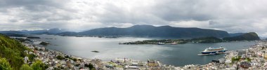 Norveç Fiyordu Panoraması 