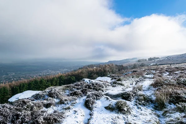 Rombalds Ridge en la nieve — Foto de Stock