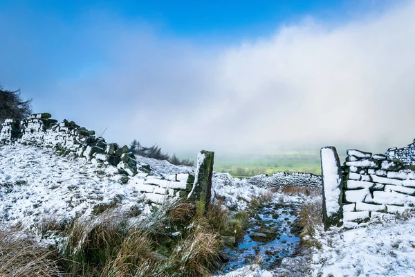 Rombalds Ridge en la nieve — Foto de Stock