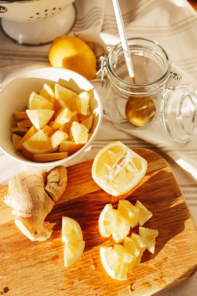 Lemon Ginger Wooden Cutting Board Good Immunity — Stock Photo, Image