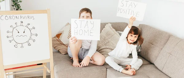 Two Kids Stay Home Draw Stay Positive Draw Coronavirus Concept — Stock Photo, Image