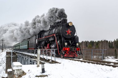 Bologoe-Ostashkov, Tver Bölgesi, Rusya uçuşunda buharlı tren..