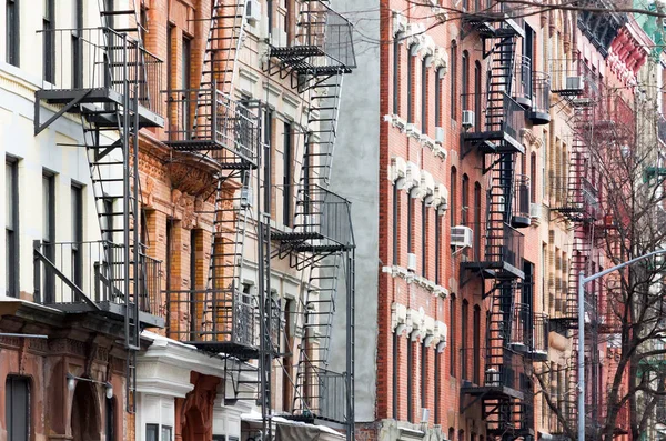 Rangée colorée de bâtiments East Village de Manhattan New York Cit — Photo