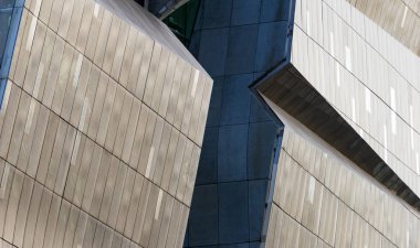 Metalik Buidling dış çapraz çizgiler