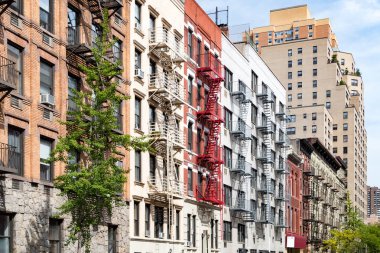 Eski apartman binaları içinde East Village New York City engellemek