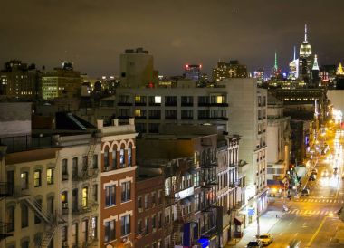 Bowery Street Chinatown Nyc aracılığıyla havai görünümü