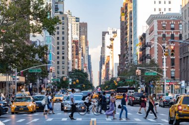 İnsanlar ve New York'ta trafik