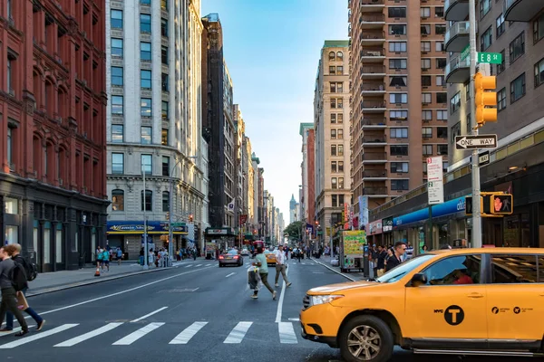 Intersecção da Broadway em Manhattan, Nova Iorque — Fotografia de Stock