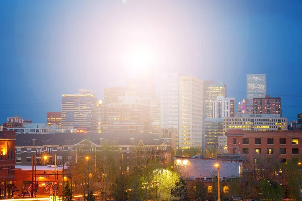 Denver Colorado bright sunlight shining above the skyline — Stock Photo, Image