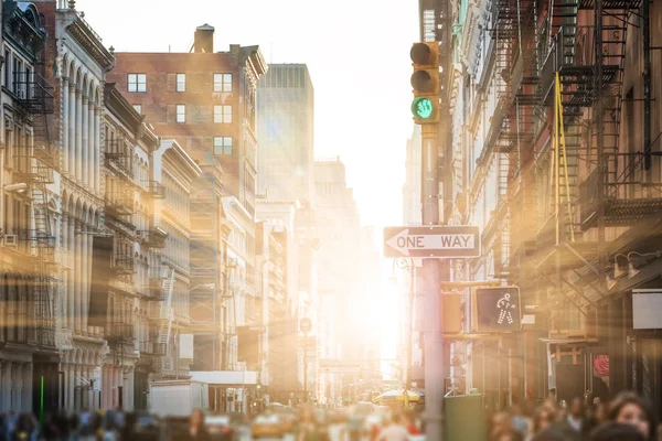 New York Soho Utcáin Sétáló Emberekre Süt Nap — Stock Fotó