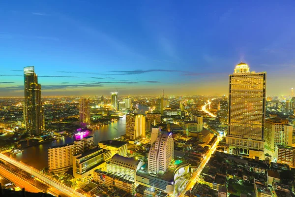 Пробці Бангкоку Столицею Таїланду Сутінки Взяті Високі Будівлі Бізнес Центру — стокове фото