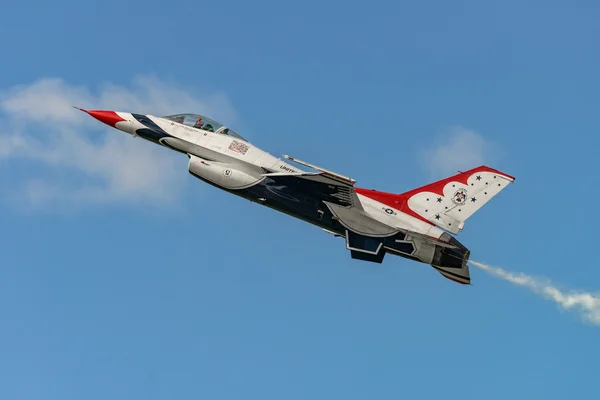 Yeni Windsor, Ny - 3 Eylül 2016: Usaf Thunderbirds bir gerçekleştirmek