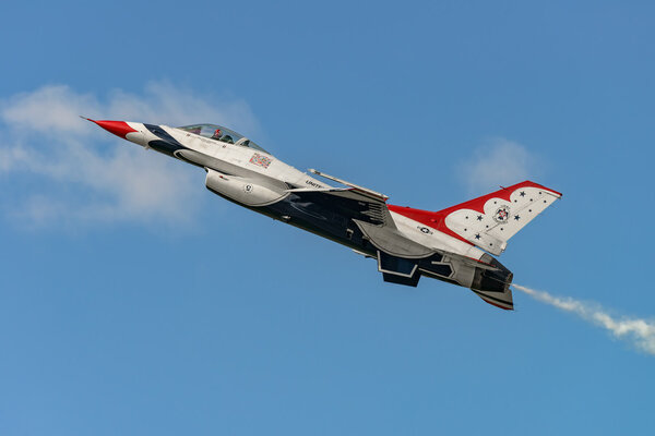 NEW WINDSOR, NY - SEPTEMBER 3, 2016: USAF Thunderbirds perform a