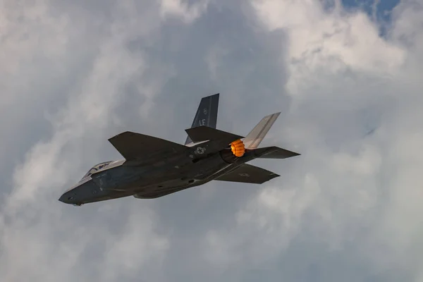 A Lockheed Martin F-35 villám — Stock Fotó