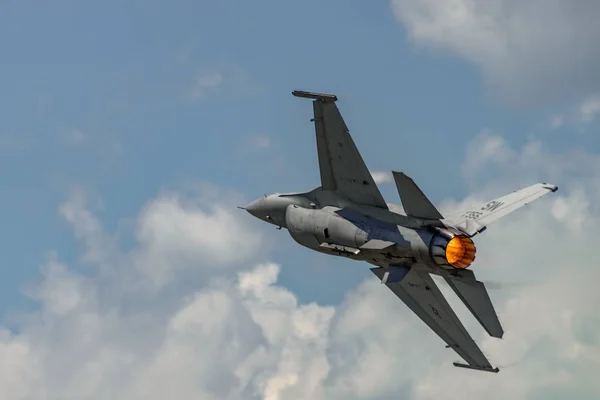 F 16 猎鹰的演变 — 图库照片