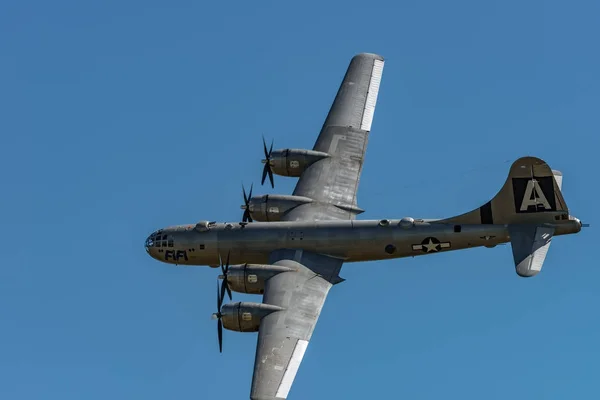 Boening b-29 スーパーフォートレス フィフィ — ストック写真