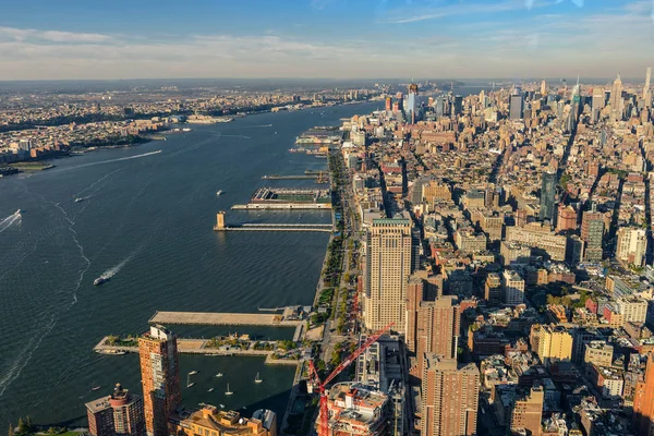 New York City och New Jersey skyline. Manhattan tittade på från fria — Stockfoto