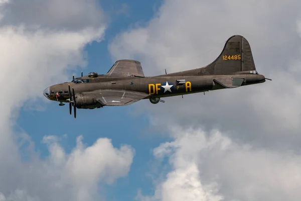 新しいウィンザーNy 2018年9月15日 第二次世界大戦中のボーイングB 17爆撃機メンフィス — ストック写真