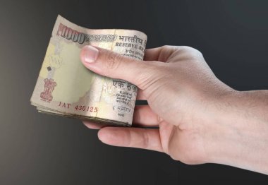 El geçen tomar para