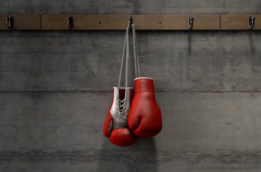 Boks eldivenleri Değiştir odasında asılı