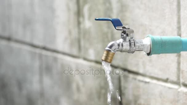 Asian Man Dark Skin Shut Water Flowing Faucet Energy Saving — Stock Video