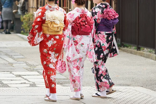 Menina Vestindo Quimono Japonês Frente Templo Sensoji Tóquio Japão Kimono — Fotografia de Stock