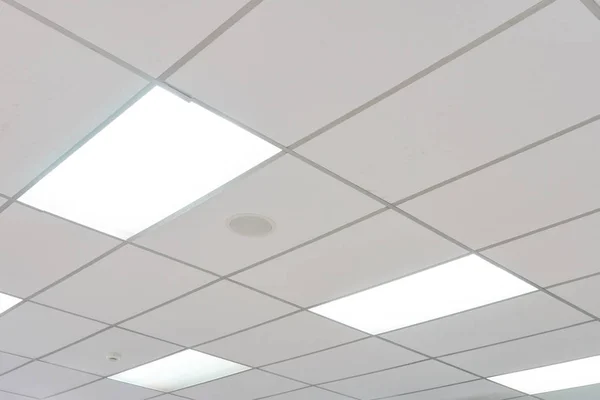 Teto Branco Com Lâmpadas Néon Conceito Decoração Interiores Fundo View — Fotografia de Stock