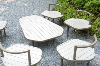 Tablo ve Bahçe tezgah alanının hemen dışında yer alır. Güçlü hava dayanabilir. metin veya tasarım için arka plan dekorasyon konsepti ile kopya alanı olarak kullanma.