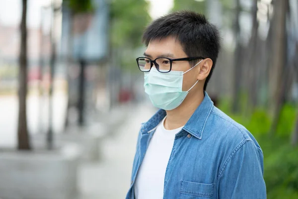 Handsomeman Usando Máscara Facial Proteger Filtro Contra Poluição Pm2 Usar — Fotografia de Stock