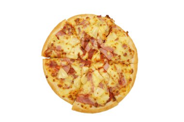 Sıcak pizza tepsisi içinde jambon, domuz eti, kırmızı biber ve sebze, pizza, İtalyan yemeği Saurian var. Yandan bak. Beyaz arkaplan arka plan olarak izole yiyecek konsepti kopyalama alanı ile.