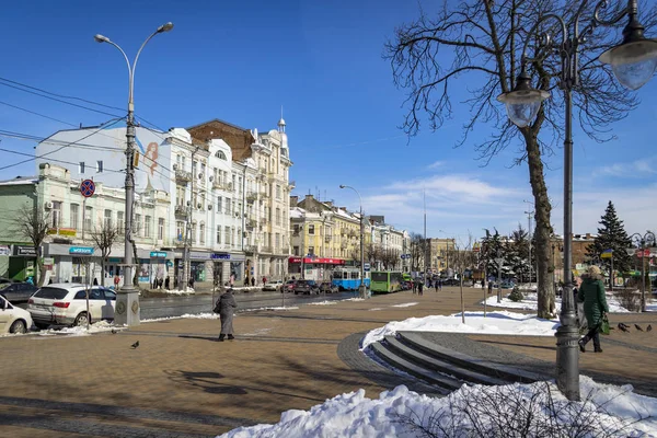 Vinnytsia, Ουκρανία – 19 Μαρτίου 2018 προβολή της Soborna οδού με — Φωτογραφία Αρχείου