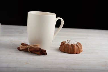 kahve kek tarçın ve kahve çekirdekleri