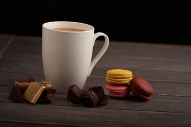 kahve çikolata ve macaroons