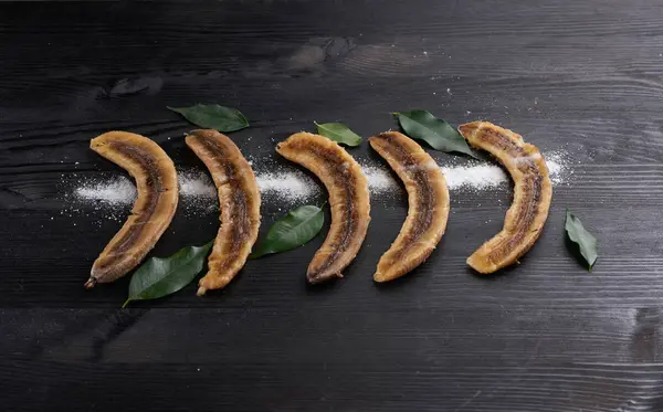 糖粉烤香蕉 — 图库照片