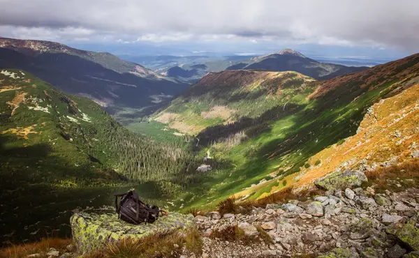 A beautiful mountain landscape above tree line — Stock Photo, Image